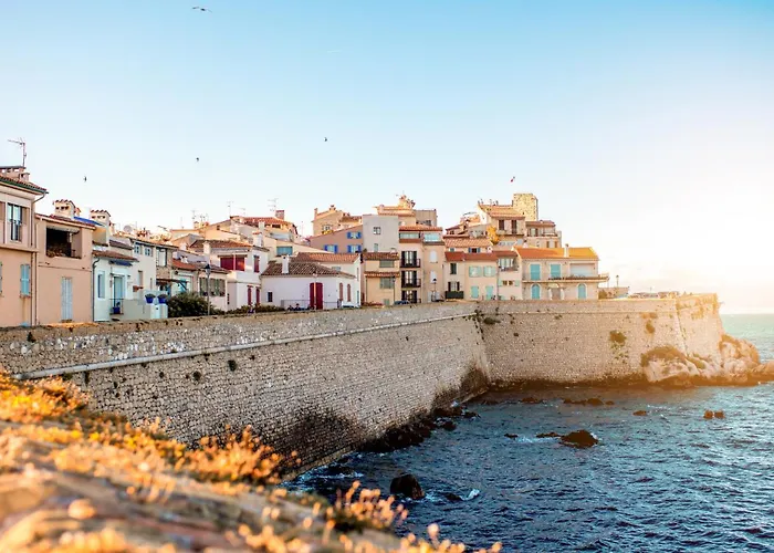 Le Cocon - Hypercentre Antibes, Netflix, Clim Antibes